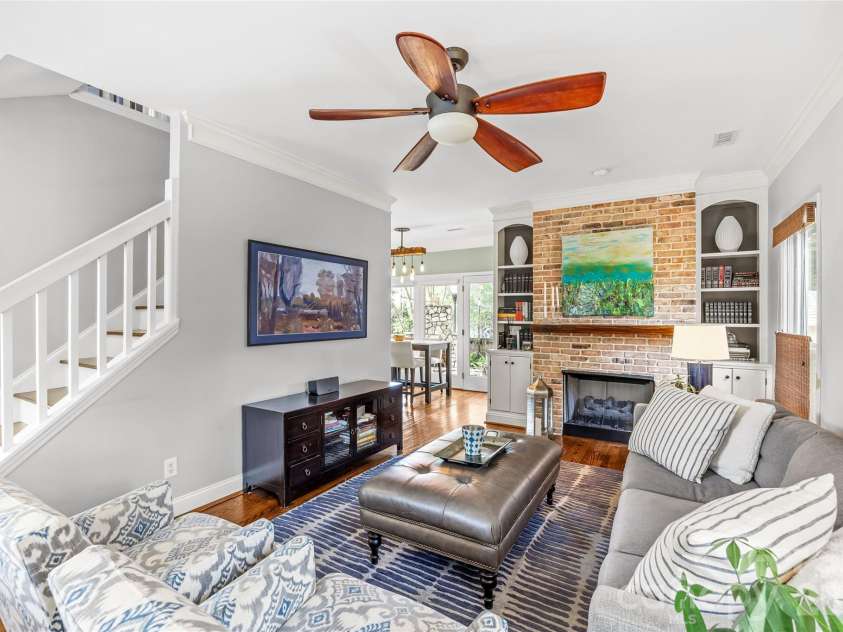 512 Olmsted Park Place, Charlotte, NC 28203.  MLS# CAR4419250, YatesRealty ID 57602. 