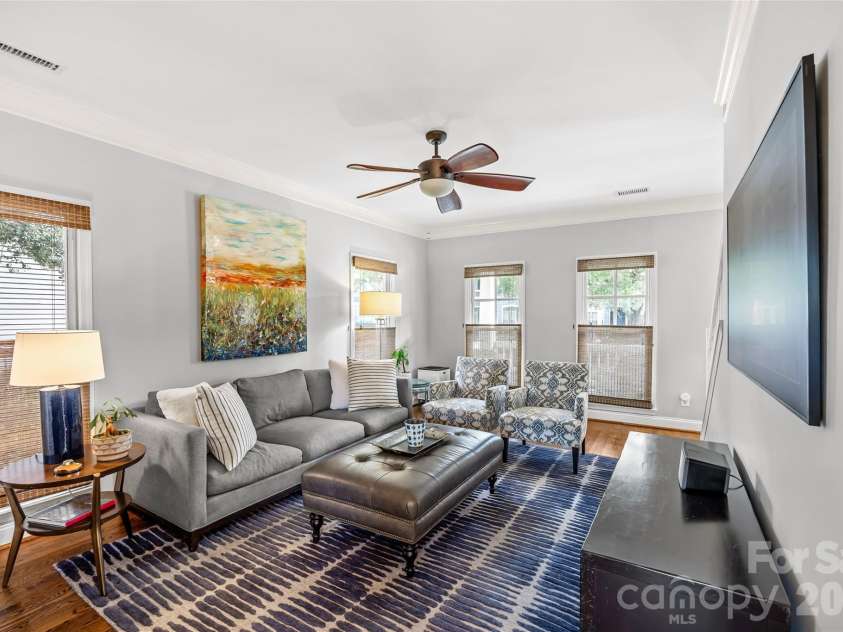 512 Olmsted Park Place, Charlotte, NC 28203.  MLS# CAR4419250, YatesRealty ID 57602. 