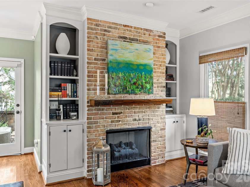 512 Olmsted Park Place, Charlotte, NC 28203.  MLS# CAR4419250, YatesRealty ID 57602. 