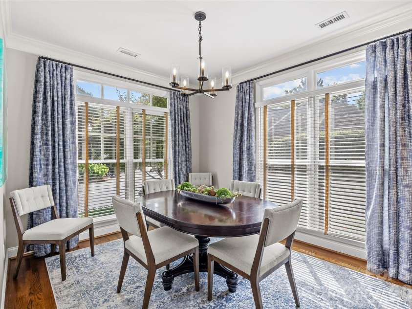 512 Olmsted Park Place, Charlotte, NC 28203.  MLS# CAR4419250, YatesRealty ID 57602. 