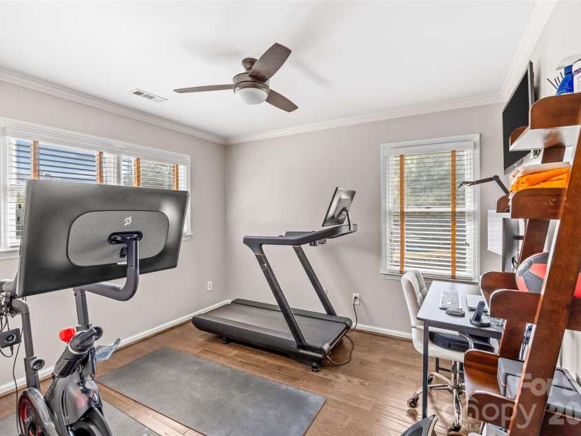 512 Olmsted Park Place, Charlotte, NC 28203.  MLS# CAR4419250, YatesRealty ID 57602. 