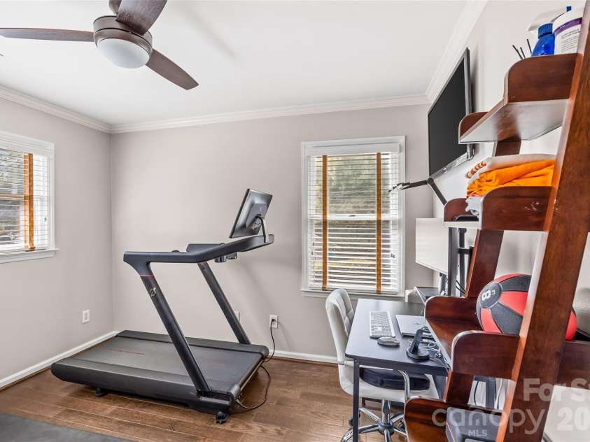 512 Olmsted Park Place, Charlotte, NC 28203.  MLS# CAR4419250, YatesRealty ID 57602. 