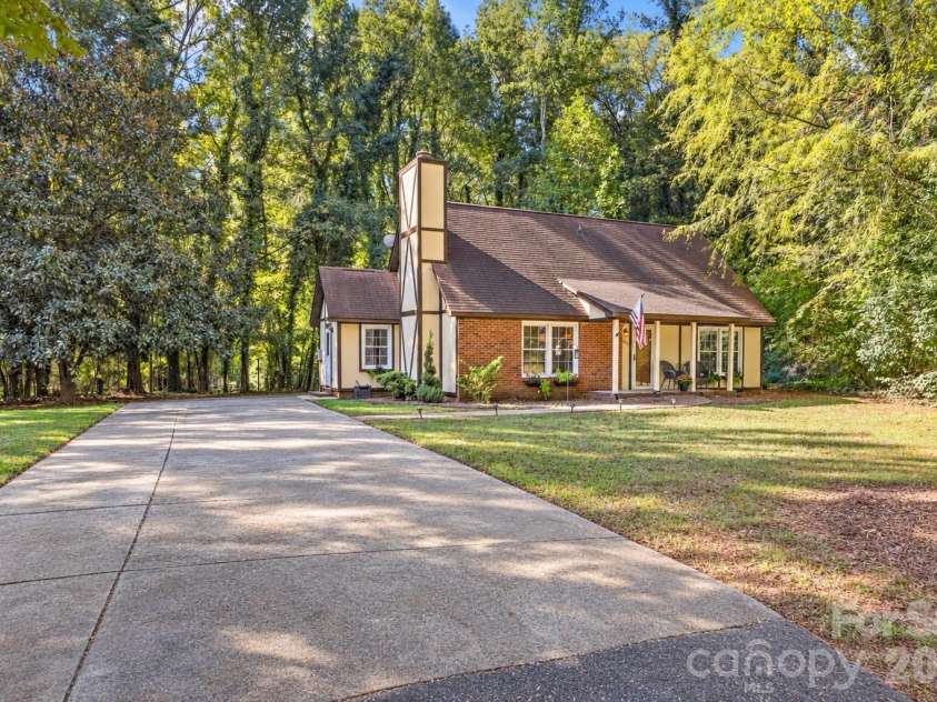 4875 Post Oak Lane, Rock Hill, SC 29732.  MLS# CAR4435408, YatesRealty ID 57605. 