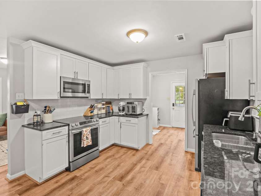4875 Post Oak Lane, Rock Hill, SC 29732.  MLS# CAR4435408, YatesRealty ID 57605. 