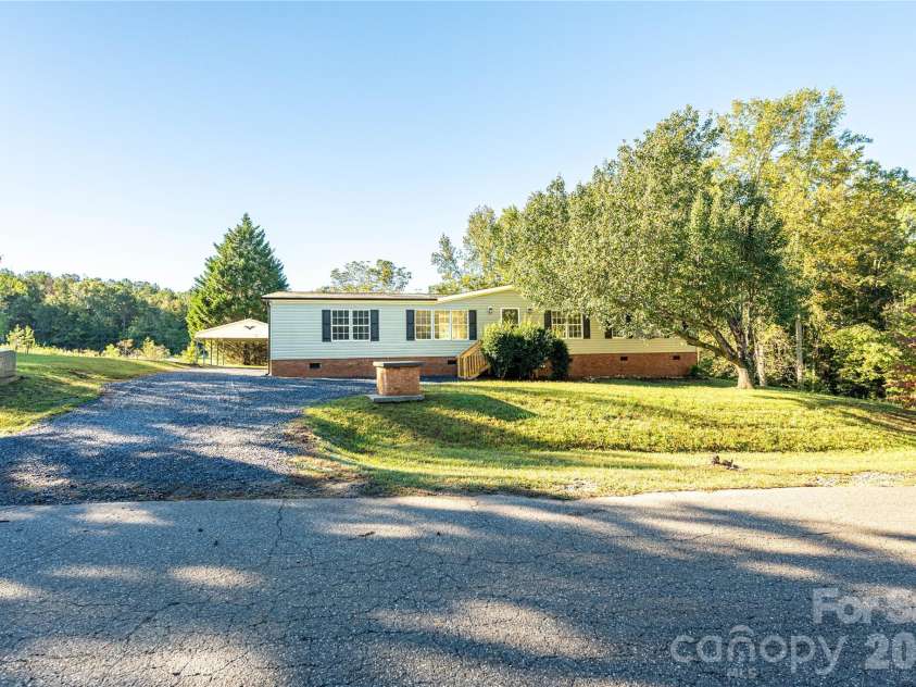 5047 Longbow Pointe, Kings Mountain, NC 28086.  MLS# CAR4436192, YatesRealty ID 57607. 