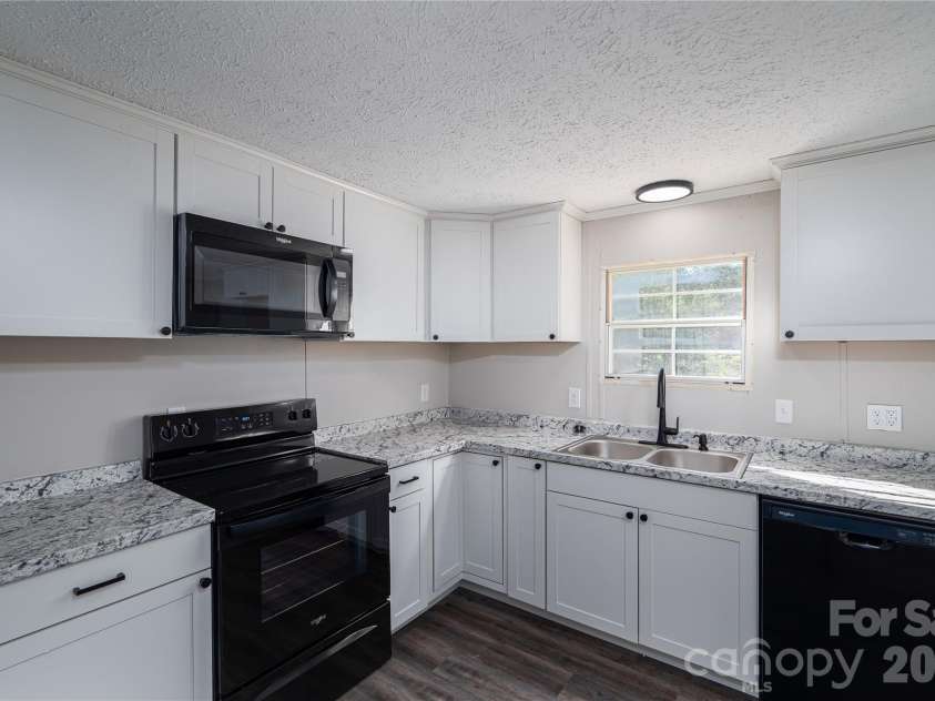 5047 Longbow Pointe, Kings Mountain, NC 28086.  MLS# CAR4436192, YatesRealty ID 57607. 