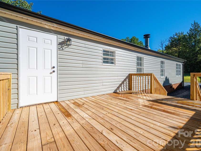 5047 Longbow Pointe, Kings Mountain, NC 28086.  MLS# CAR4436192, YatesRealty ID 57607. 