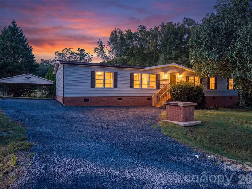 5047 Longbow Pointe, Kings Mountain, NC 28086.  MLS# CAR4436192, YatesRealty ID 57607. 