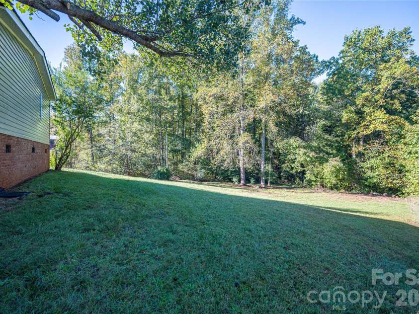 5047 Longbow Pointe, Kings Mountain, NC 28086.  MLS# CAR4436192, YatesRealty ID 57607. 