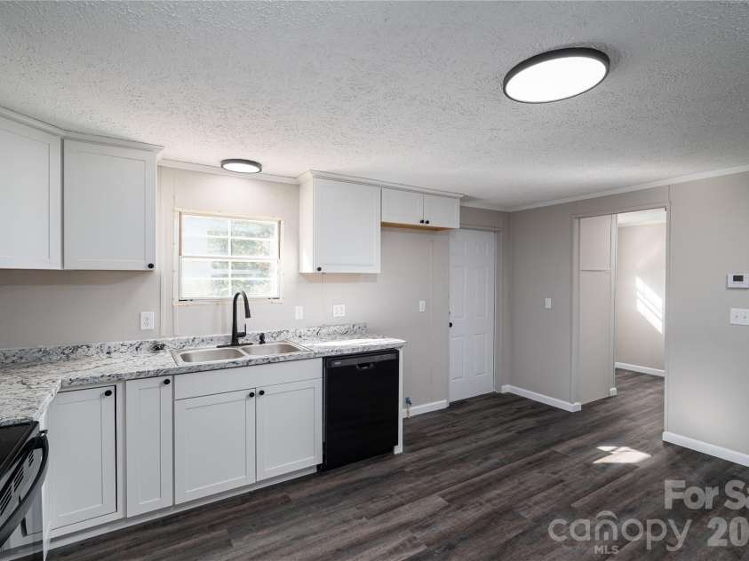 5047 Longbow Pointe, Kings Mountain, NC 28086.  MLS# CAR4436192, YatesRealty ID 57607. 