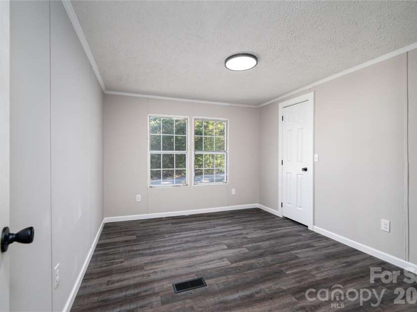 5047 Longbow Pointe, Kings Mountain, NC 28086.  MLS# CAR4436192, YatesRealty ID 57607. Bedroom 3
