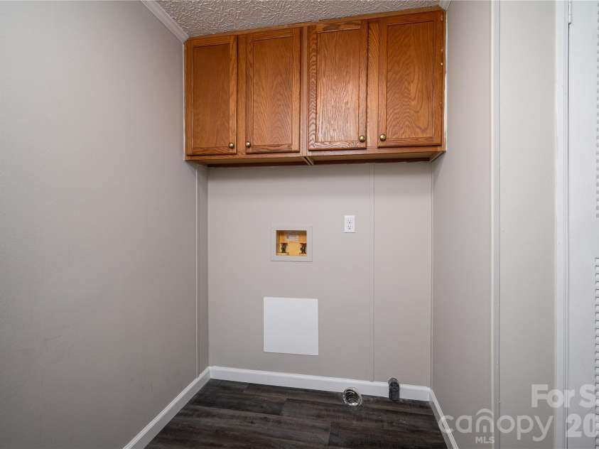 5047 Longbow Pointe, Kings Mountain, NC 28086.  MLS# CAR4436192, YatesRealty ID 57607. Laundry Room