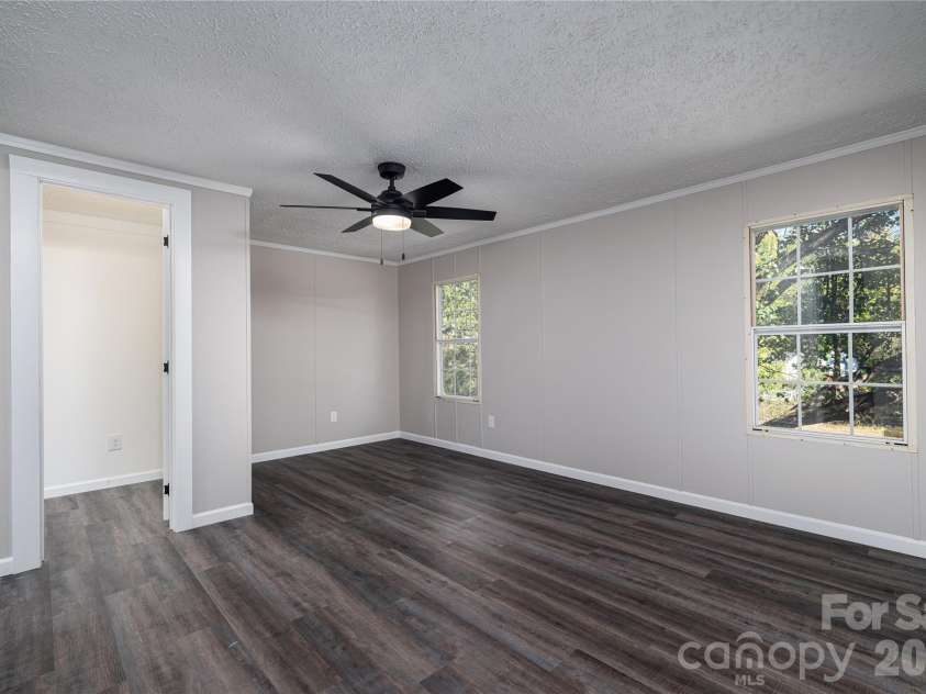 5047 Longbow Pointe, Kings Mountain, NC 28086.  MLS# CAR4436192, YatesRealty ID 57607. Primary Bedroom with Walk-in Closet