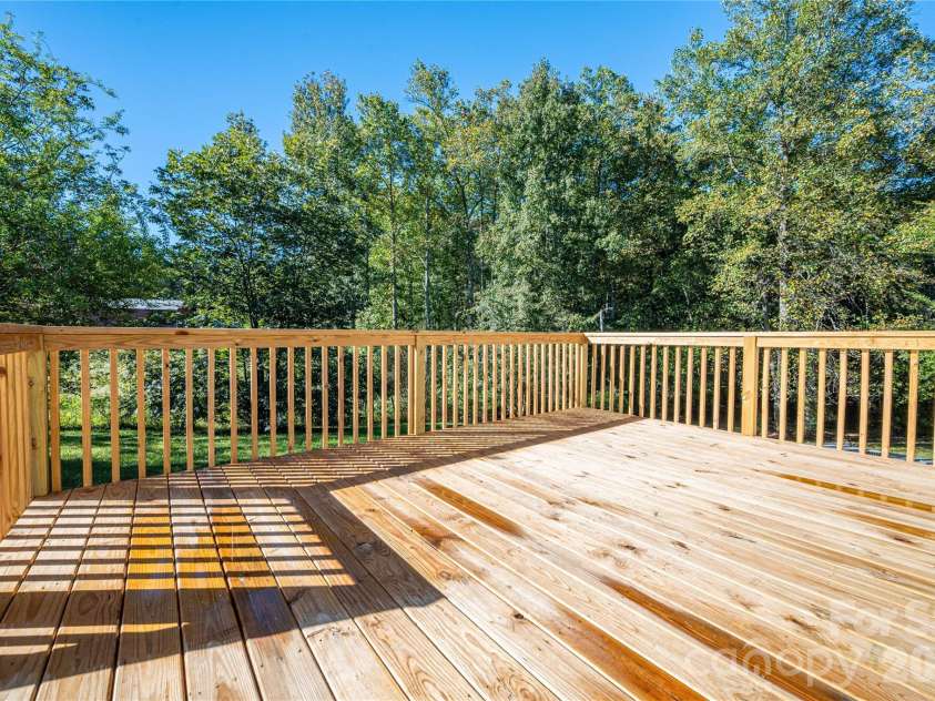 5047 Longbow Pointe, Kings Mountain, NC 28086.  MLS# CAR4436192, YatesRealty ID 57607. Rear deck off of Kitchen