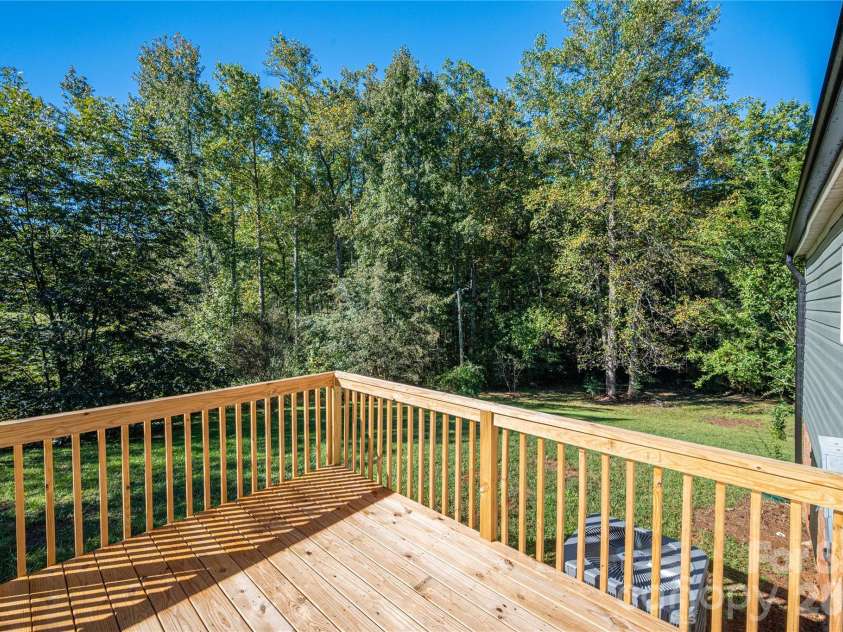 5047 Longbow Pointe, Kings Mountain, NC 28086.  MLS# CAR4436192, YatesRealty ID 57607. View of backyard from deck