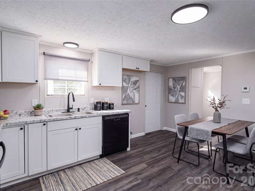 5047 Longbow Pointe, Kings Mountain, NC 28086.  MLS# CAR4436192, YatesRealty ID 57607. Virtually staged kitchen with eat-in dining