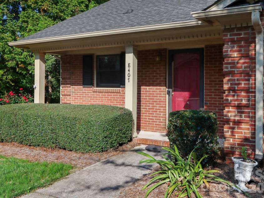 8407 Coulwood Oak Lane, Charlotte, NC 28214.  MLS# CAR4435190, YatesRealty ID 57608. 