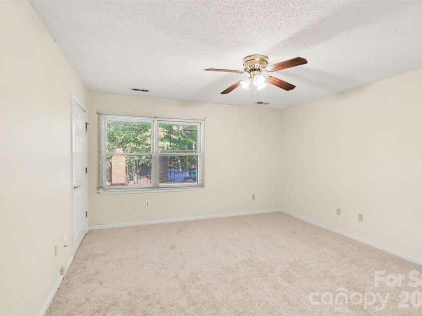 8407 Coulwood Oak Lane, Charlotte, NC 28214.  MLS# CAR4435190, YatesRealty ID 57608. 