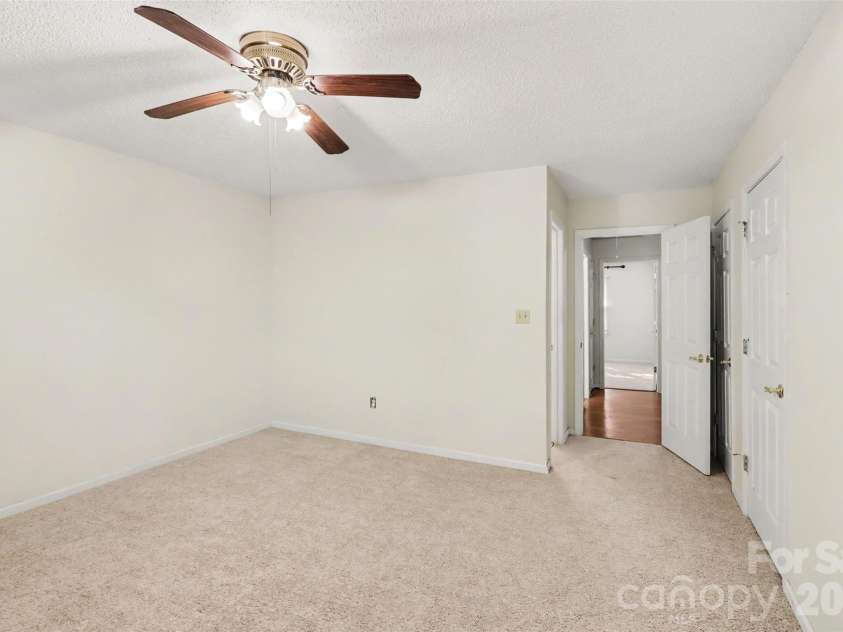 8407 Coulwood Oak Lane, Charlotte, NC 28214.  MLS# CAR4435190, YatesRealty ID 57608. 