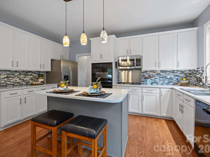 10833 Kenderly Court, Charlotte, NC 28277.  MLS# CAR4356476, YatesRealty ID 5761. 