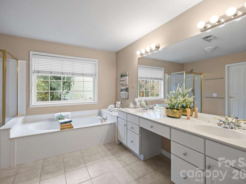10833 Kenderly Court, Charlotte, NC 28277.  MLS# CAR4356476, YatesRealty ID 5761. 