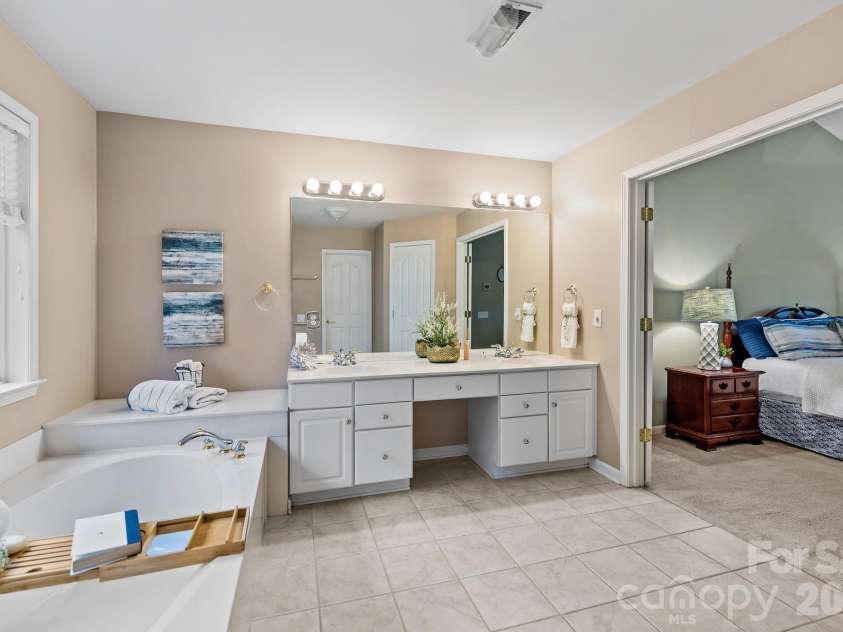 10833 Kenderly Court, Charlotte, NC 28277.  MLS# CAR4356476, YatesRealty ID 5761. 