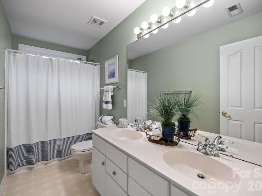 10833 Kenderly Court, Charlotte, NC 28277.  MLS# CAR4356476, YatesRealty ID 5761. 