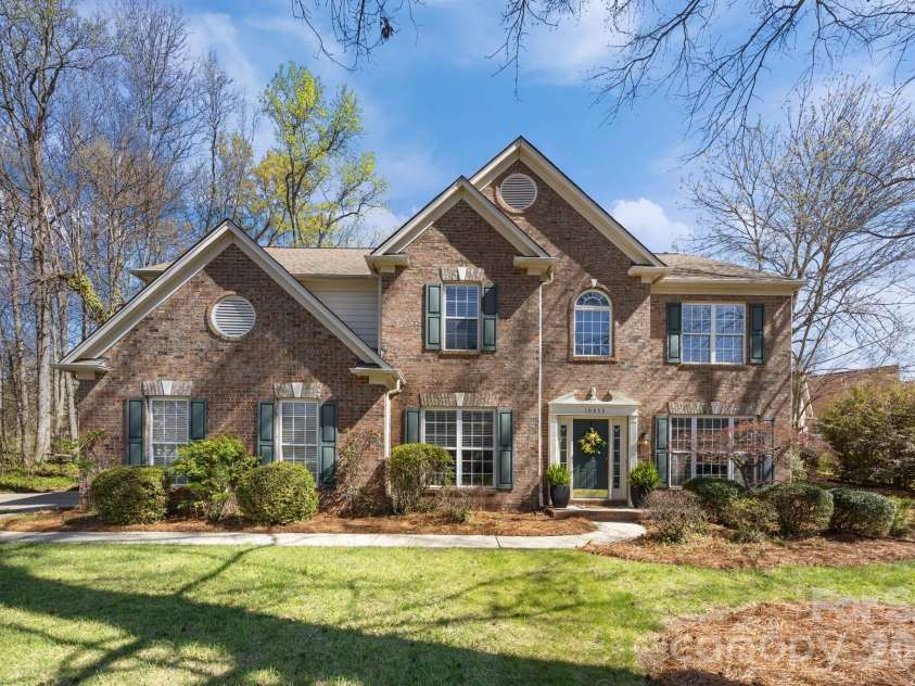 10833 Kenderly Court, Charlotte, NC 28277.  MLS# CAR4356476, YatesRealty ID 5761. 