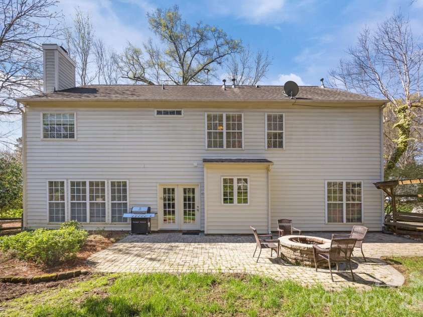 10833 Kenderly Court, Charlotte, NC 28277.  MLS# CAR4356476, YatesRealty ID 5761. 