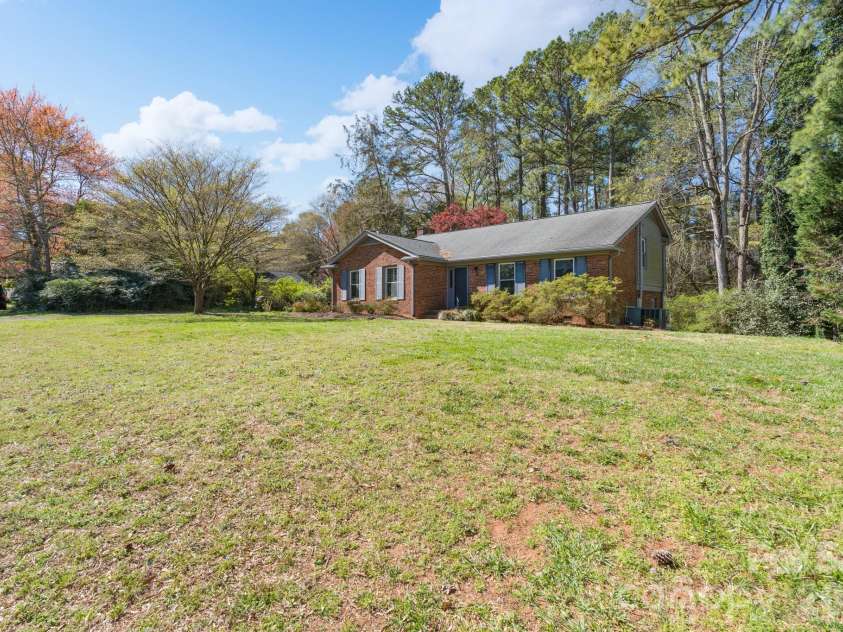 2123 Poinsett Drive, Rock Hill, SC 29732.  MLS# CAR4435824, YatesRealty ID 57611. 