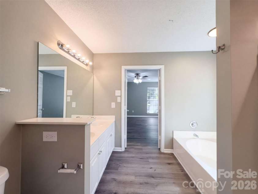 8224 Hunley Ridge Road, Matthews, NC 28104.  MLS# CAR4436204, YatesRealty ID 57614. 
