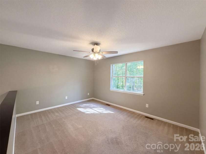 8224 Hunley Ridge Road, Matthews, NC 28104.  MLS# CAR4436204, YatesRealty ID 57614. 