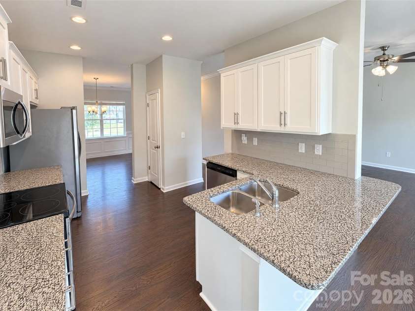 7023 Branch Fork Road, Charlotte, NC 28215.  MLS# CAR4436211, YatesRealty ID 57618. 