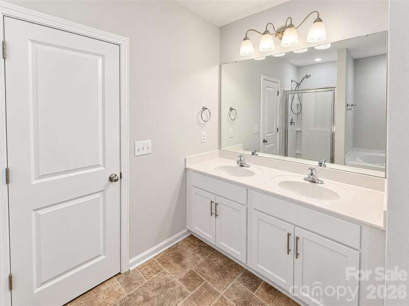 7023 Branch Fork Road, Charlotte, NC 28215.  MLS# CAR4436211, YatesRealty ID 57618. 