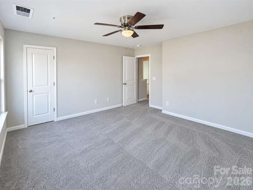 7023 Branch Fork Road, Charlotte, NC 28215.  MLS# CAR4436211, YatesRealty ID 57618. 