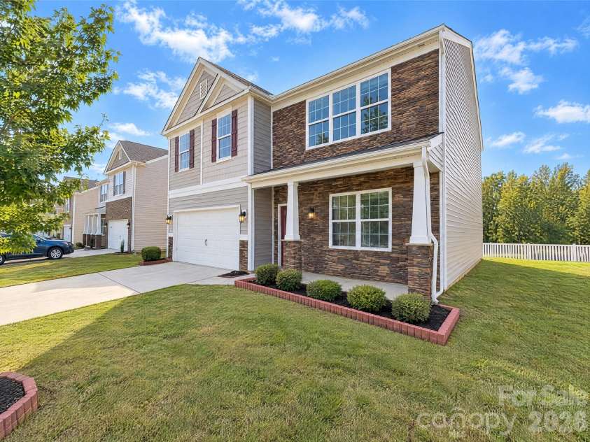 7023 Branch Fork Road, Charlotte, NC 28215.  MLS# CAR4436211, YatesRealty ID 57618. 