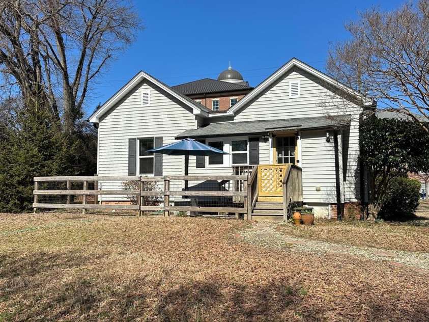 400 Martin Luther King Jr Avenue, Kannapolis, NC 28083.  MLS# CAR4225728, YatesRealty ID 5762. Back entrance with small dog fence.
