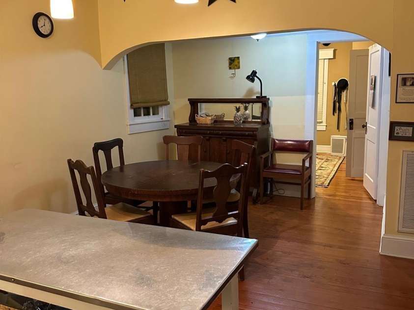 400 Martin Luther King Jr Avenue, Kannapolis, NC 28083.  MLS# CAR4225728, YatesRealty ID 5762. Dinning room area!