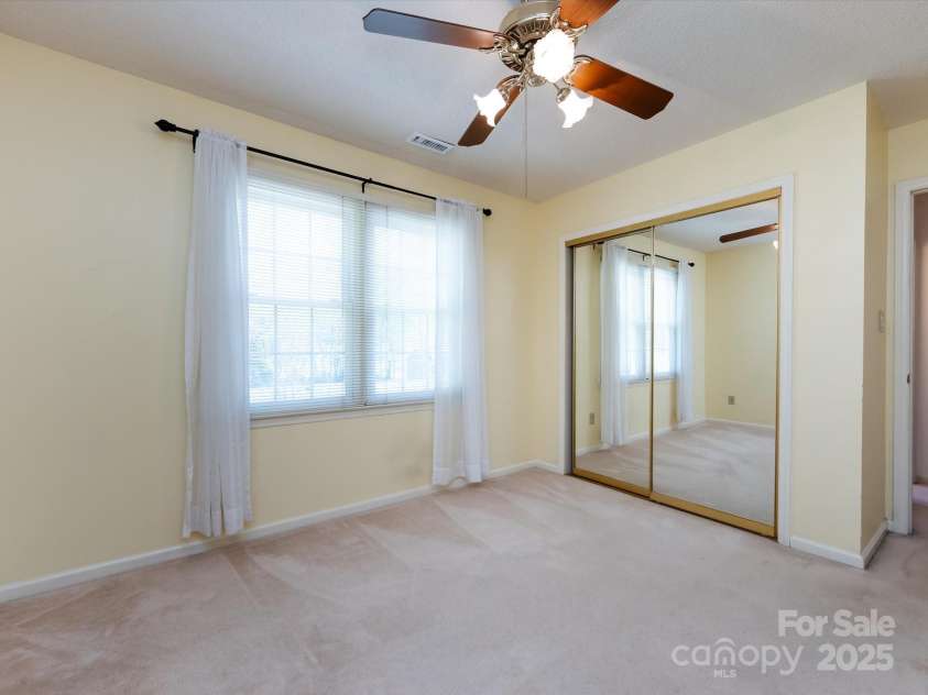 2906 Crescent Knoll Drive, Matthews, NC 28105.  MLS# CAR4242037, YatesRealty ID 5763. 