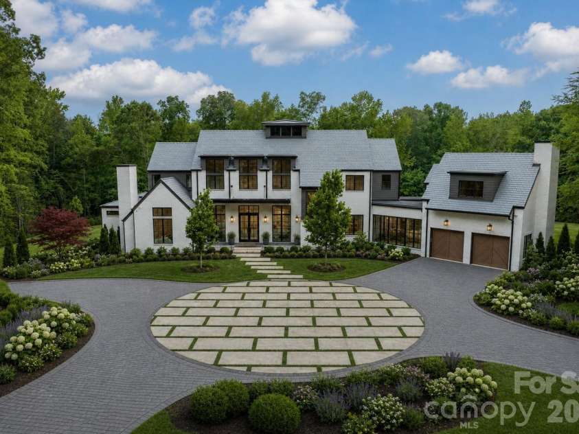 6639 Joli Cheval Lane, Mint Hill, NC 28227.  MLS# CAR4434959, YatesRealty ID 57637. 