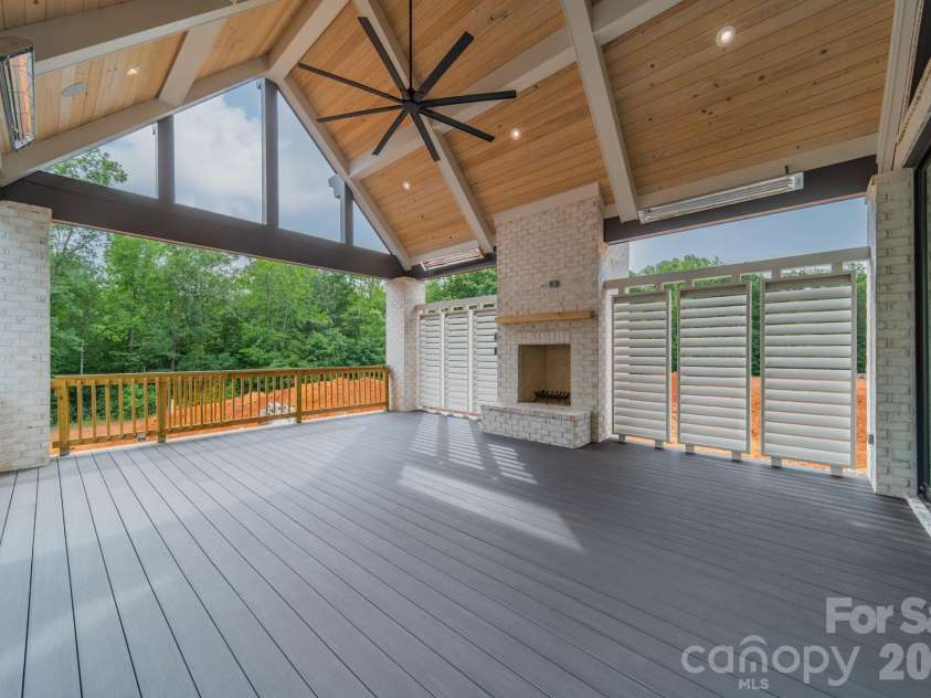 6639 Joli Cheval Lane, Mint Hill, NC 28227.  MLS# CAR4434959, YatesRealty ID 57637. 