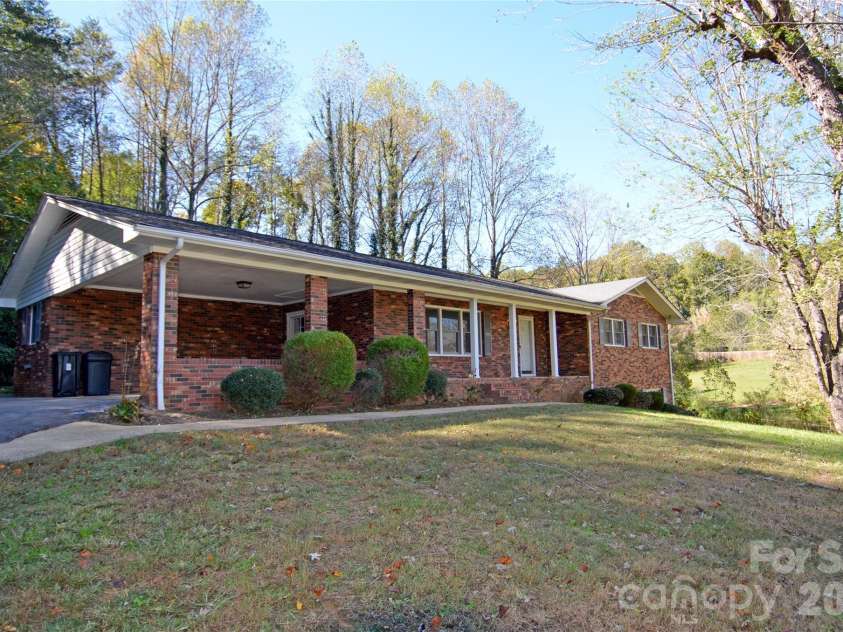 150 Eplee Loop, Marion, NC 28752.  MLS# CAR4435046, YatesRealty ID 57638. 
