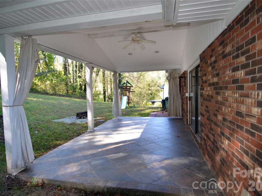150 Eplee Loop, Marion, NC 28752.  MLS# CAR4435046, YatesRealty ID 57638. 