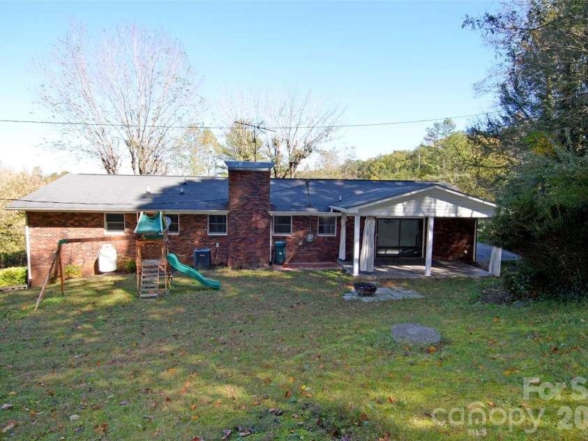 150 Eplee Loop, Marion, NC 28752.  MLS# CAR4435046, YatesRealty ID 57638. 