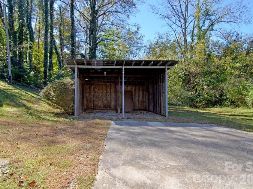 150 Eplee Loop, Marion, NC 28752.  MLS# CAR4435046, YatesRealty ID 57638. 