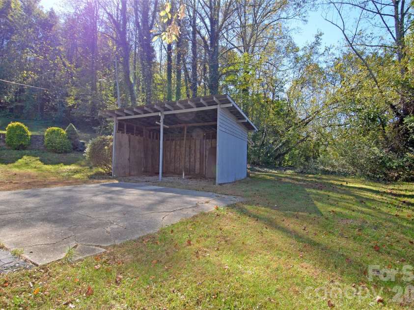 150 Eplee Loop, Marion, NC 28752.  MLS# CAR4435046, YatesRealty ID 57638. 