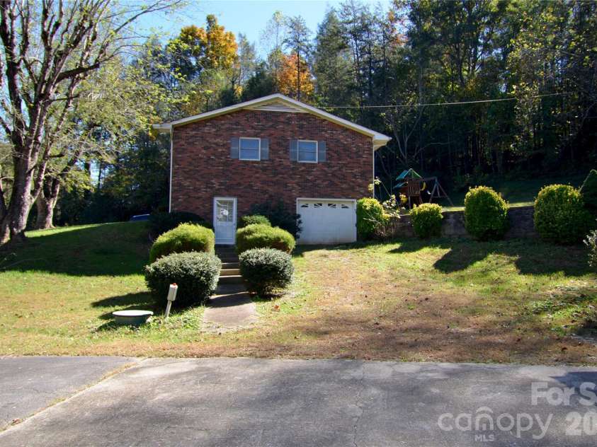 150 Eplee Loop, Marion, NC 28752.  MLS# CAR4435046, YatesRealty ID 57638. 