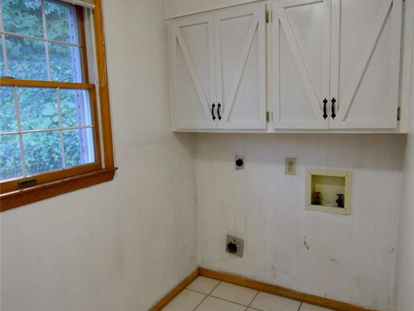 150 Eplee Loop, Marion, NC 28752.  MLS# CAR4435046, YatesRealty ID 57638. Laundry