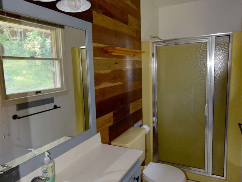 150 Eplee Loop, Marion, NC 28752.  MLS# CAR4435046, YatesRealty ID 57638. Primary bath