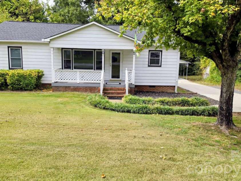 2804 Florida Avenue, Kannapolis, NC 28083.  MLS# CAR4436284, YatesRealty ID 57641. 